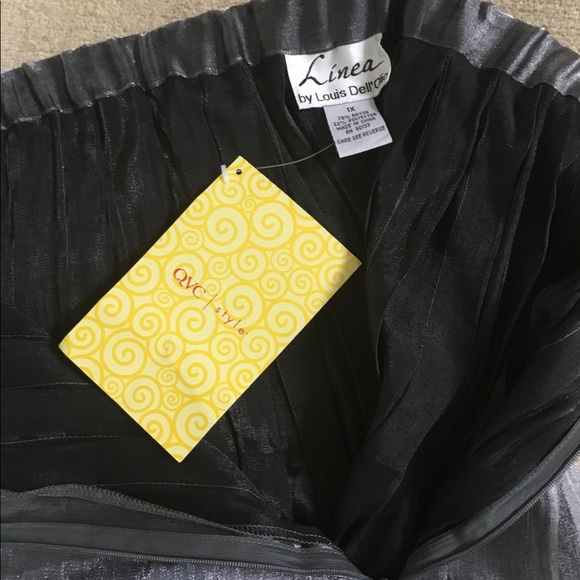 Beautiful New Metallic Silver Pleated Skirt - Picture 6 of 7